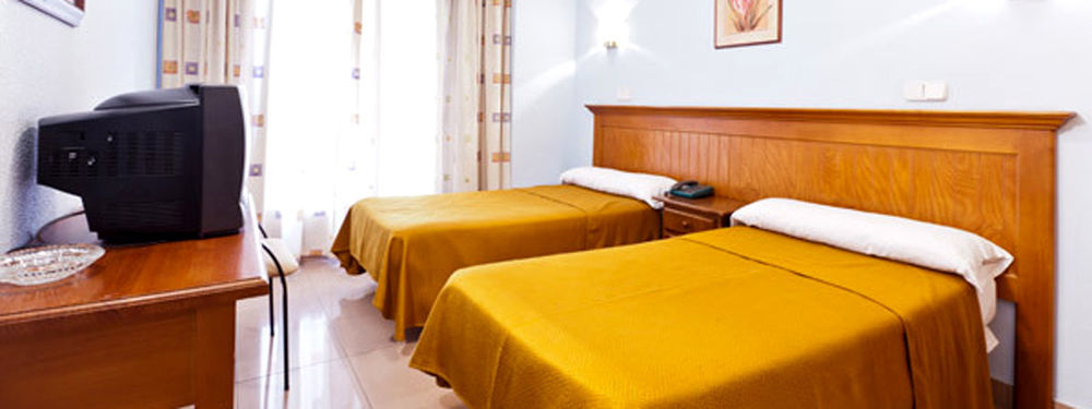 Hotel Victoria Вальдеморо Экстерьер фото