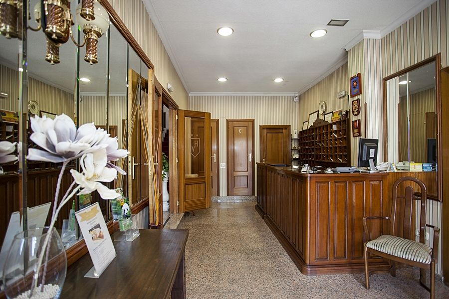 Hotel Victoria Вальдеморо Экстерьер фото